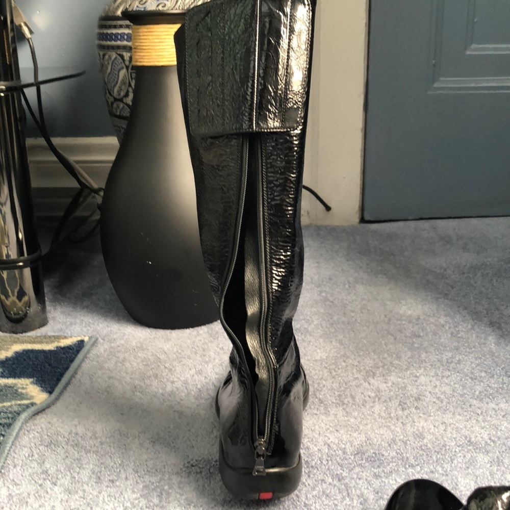 Boots - Picture 3 of 5